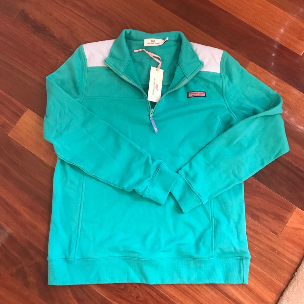 🐰Vineyard Vines Green Sweater🐰